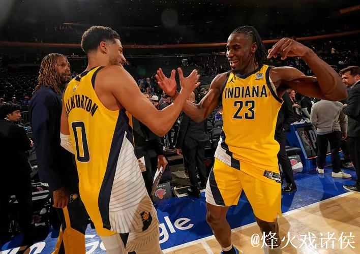 史密斯末节发力:狂砍8分飙中两记三分获好评 史密斯末节发力:狂砍8分飙中两记三分获好评